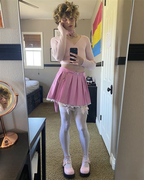 Pink Femboy Porn Videos 